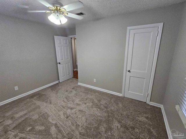 202 Edgewater Dr, Pensacola, FL 32507