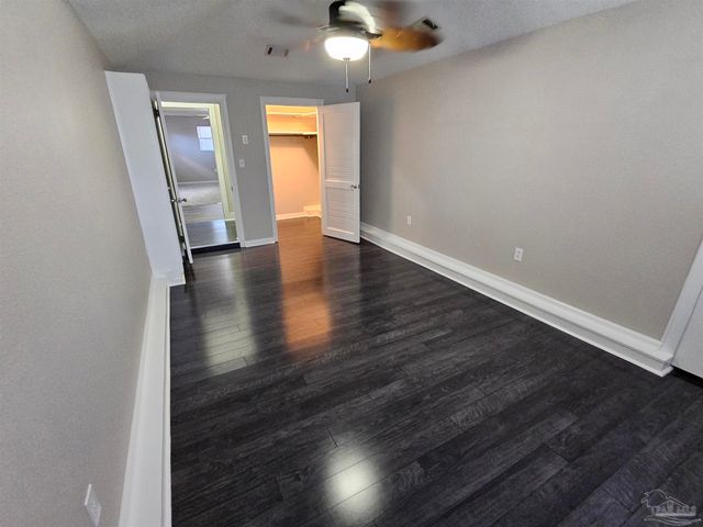 202 Edgewater Dr, Pensacola, FL 32507