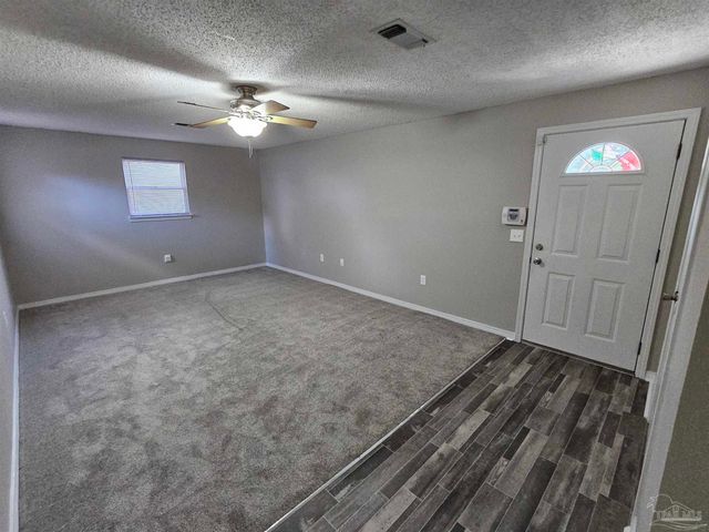 202 Edgewater Dr, Pensacola, FL 32507