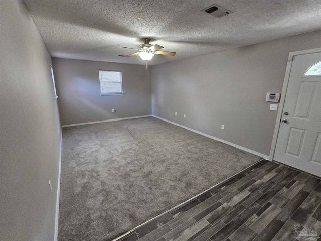 202 Edgewater Dr, Pensacola, FL 32507