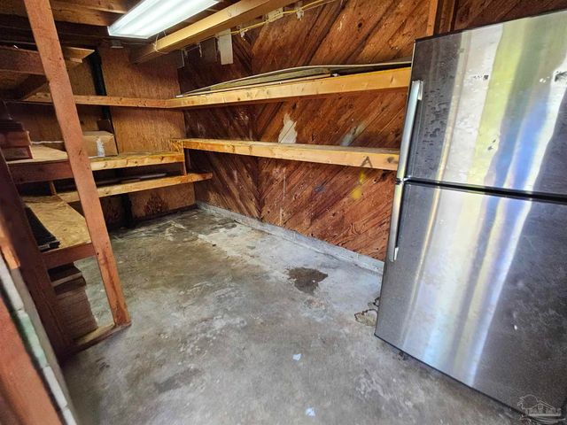 202 Edgewater Dr, Pensacola, FL 32507