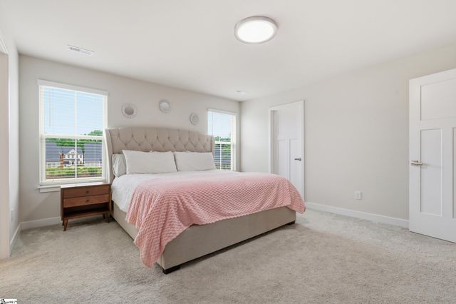 527 Martin Creek Drive, Simpsonville, SC 29680