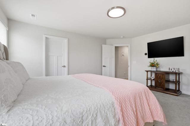 527 Martin Creek Drive, Simpsonville, SC 29680