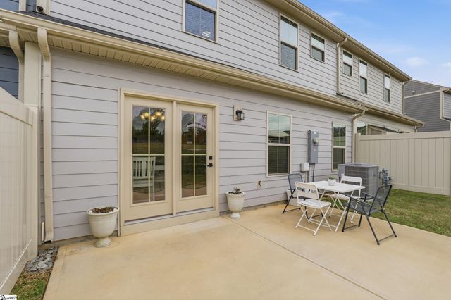 527 Martin Creek Drive, Simpsonville, SC 29680