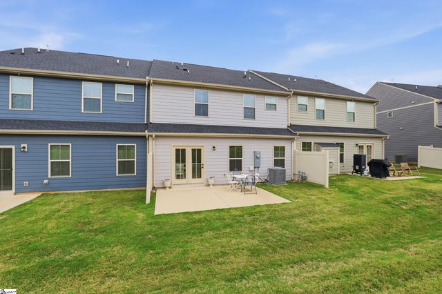 527 Martin Creek Drive, Simpsonville, SC 29680