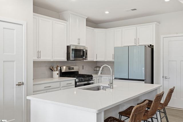 527 Martin Creek Drive, Simpsonville, SC 29680