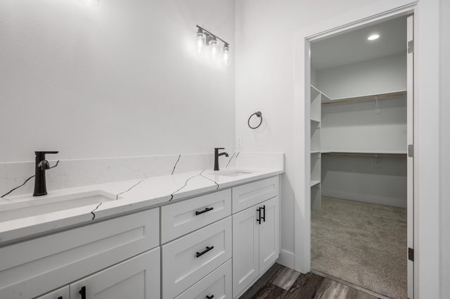 1199 Orange Blossom Drive, Klamath Falls, OR 97601