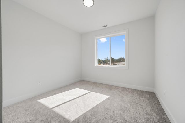 1199 Orange Blossom Drive, Klamath Falls, OR 97601