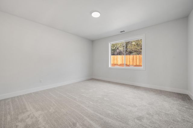 1199 Orange Blossom Drive, Klamath Falls, OR 97601