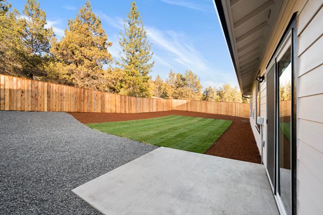 1199 Orange Blossom Drive, Klamath Falls, OR 97601