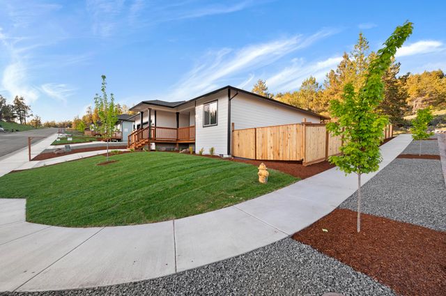 1199 Orange Blossom Drive, Klamath Falls, OR 97601