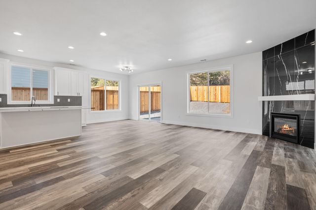 1199 Orange Blossom Drive, Klamath Falls, OR 97601