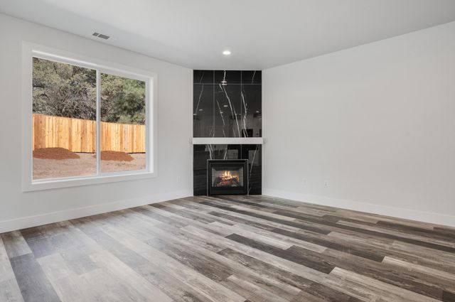 1199 Orange Blossom Drive, Klamath Falls, OR 97601