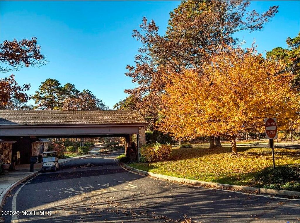 1520 Burr Oak Road, Toms River, NJ 08755