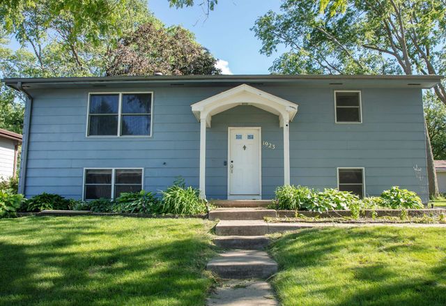 1923 4th Ave NW, Waverly, IA 50677