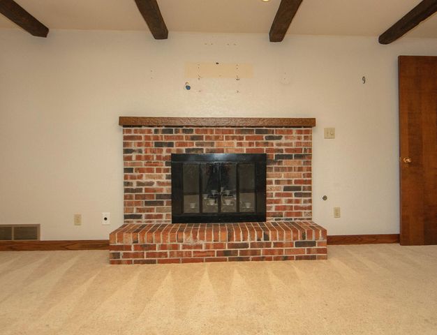 1923 4th Ave NW, Waverly, IA 50677