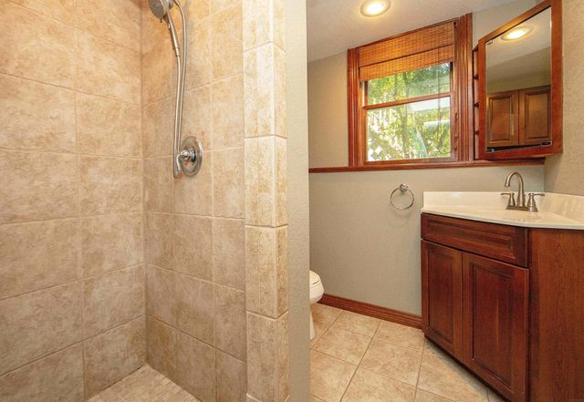 1923 4th Ave NW, Waverly, IA 50677
