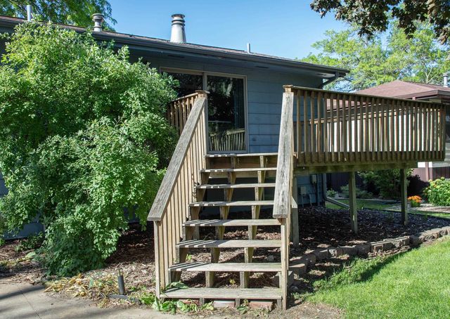1923 4th Ave NW, Waverly, IA 50677