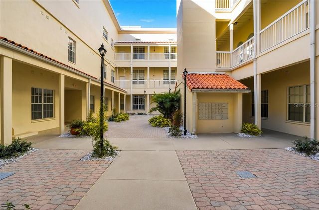 701 MIRROR LAKE DRIVE N 314, St Petersburg, FL 33701