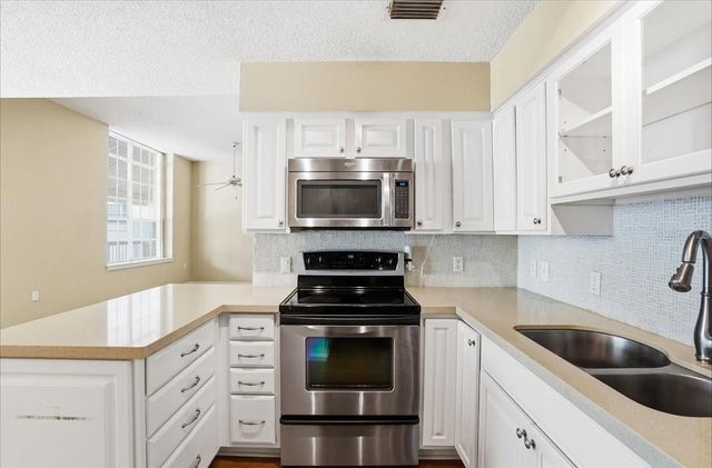 701 MIRROR LAKE DRIVE N 314, St Petersburg, FL 33701