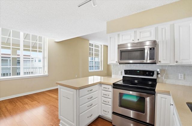 701 MIRROR LAKE DRIVE N 314, St Petersburg, FL 33701