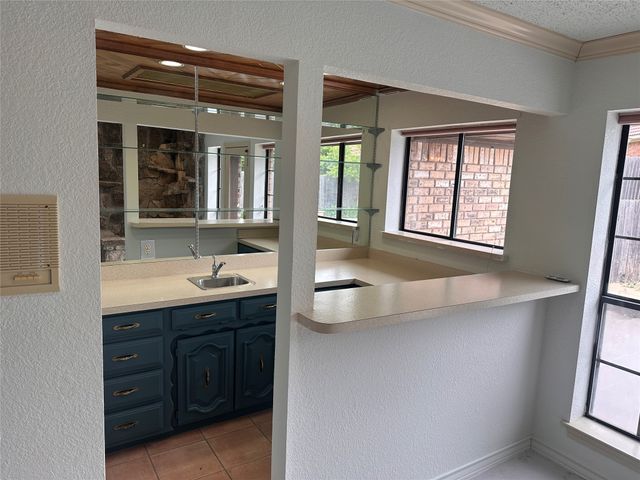532 Evergreen Drive, Hurst, TX 76054