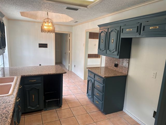 532 Evergreen Drive, Hurst, TX 76054