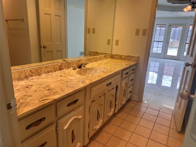 532 Evergreen Drive, Hurst, TX 76054