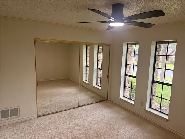 532 Evergreen Drive, Hurst, TX 76054