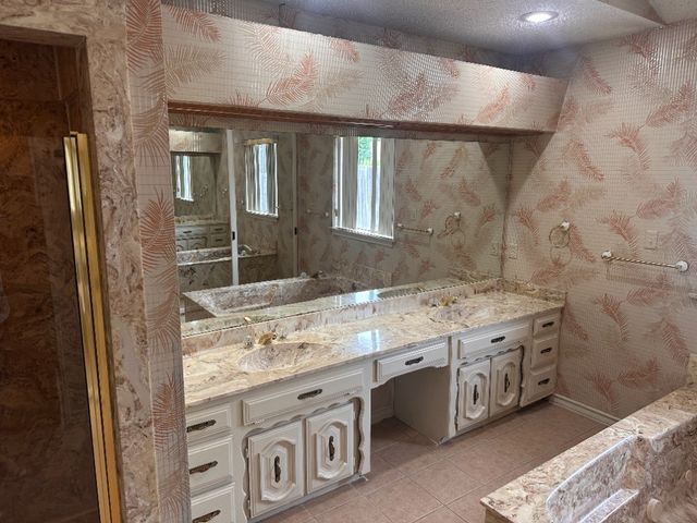 532 Evergreen Drive, Hurst, TX 76054