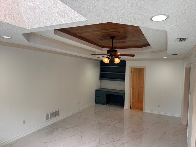 532 Evergreen Drive, Hurst, TX 76054