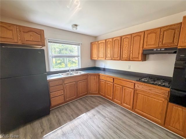 2821 Tod Avenue NW, Warren, OH 44484