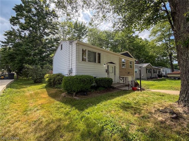 2821 Tod Avenue NW, Warren, OH 44484