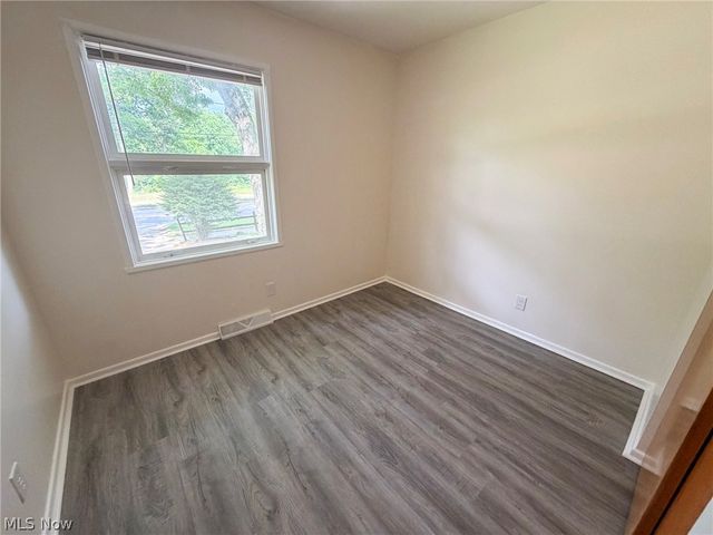 2821 Tod Avenue NW, Warren, OH 44484