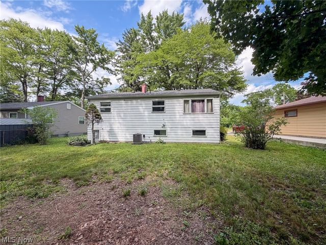 2821 Tod Avenue NW, Warren, OH 44484
