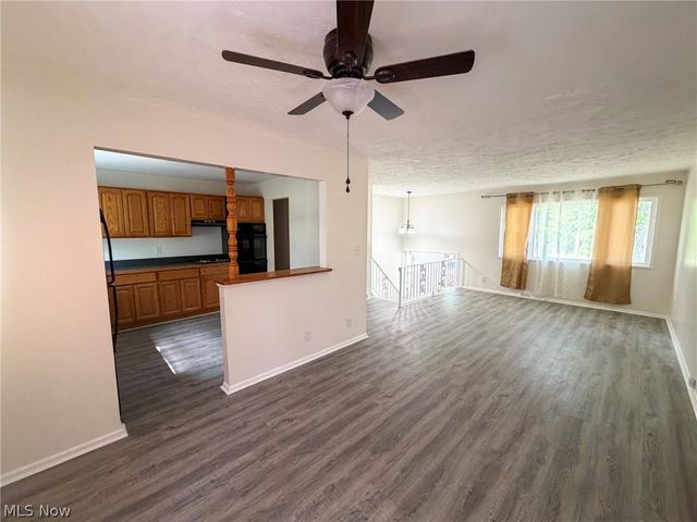 2821 Tod Avenue NW, Warren, OH 44484