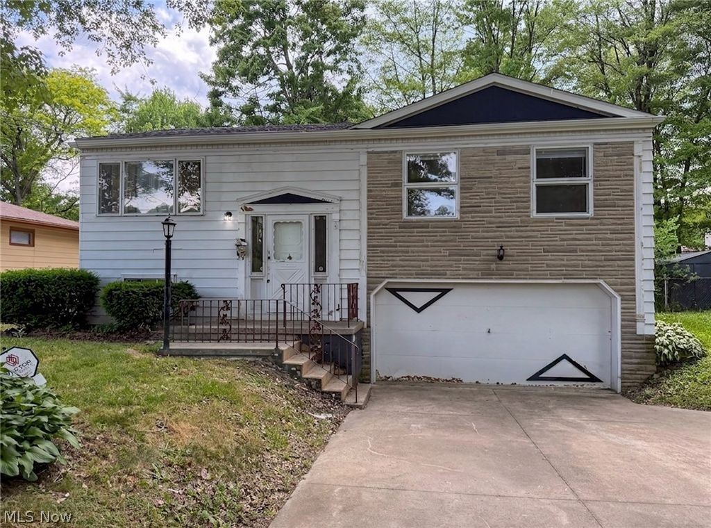 2821 Tod Avenue NW, Warren, OH 44484