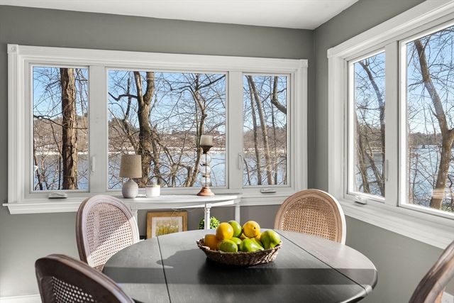 25 River Rd, Merrimac, MA 01860