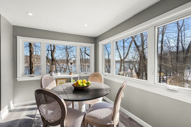 25 River Rd, Merrimac, MA 01860