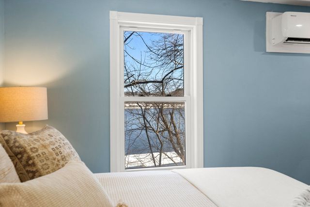 25 River Rd, Merrimac, MA 01860