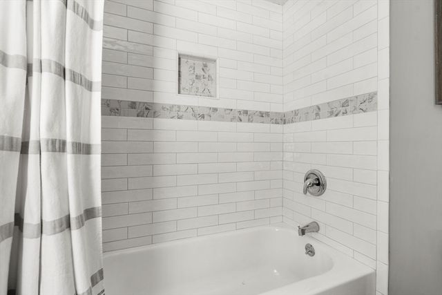 25 River Rd, Merrimac, MA 01860