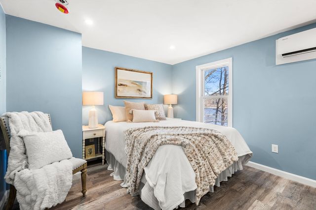 25 River Rd, Merrimac, MA 01860