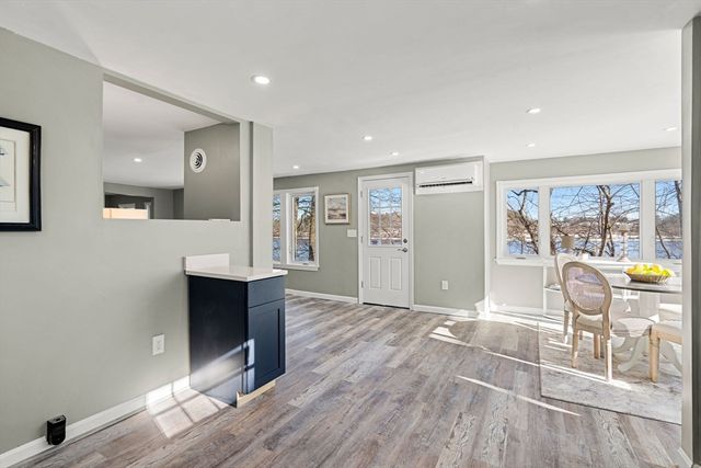 25 River Rd, Merrimac, MA 01860