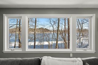 25 River Rd, Merrimac, MA 01860