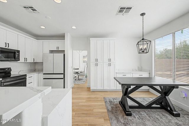 2707 W LAMAR Road, Phoenix, AZ 85017
