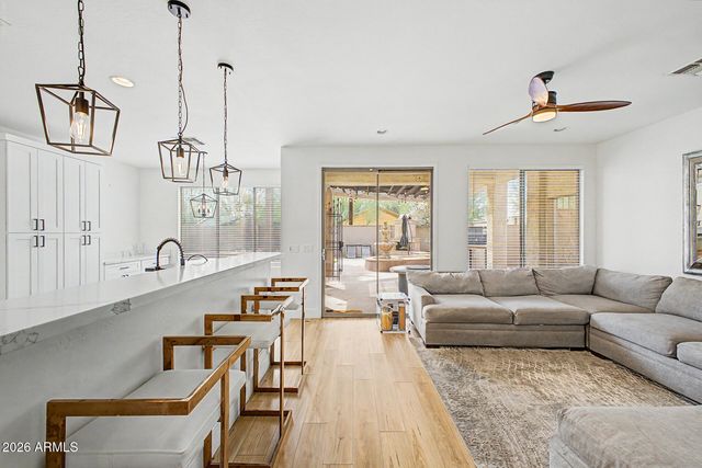 2707 W LAMAR Road, Phoenix, AZ 85017