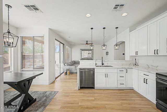 2707 W LAMAR Road, Phoenix, AZ 85017