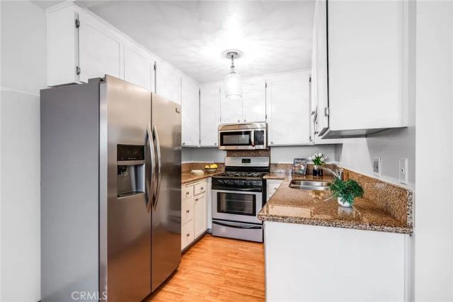 4000 W Victory Boulevard 204, Burbank, CA 91505