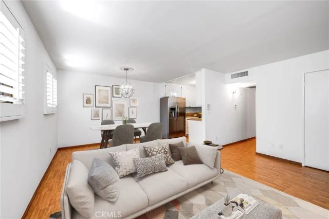 4000 W Victory Boulevard 204, Burbank, CA 91505
