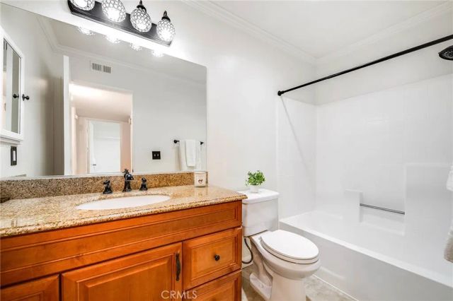 4000 W Victory Boulevard 204, Burbank, CA 91505